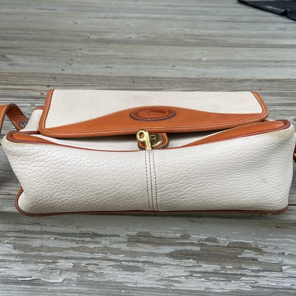 Dooney & Bourke Vintage Bone & British Tan Leather Carrier Shoulder Bag - Picture 6 of 16